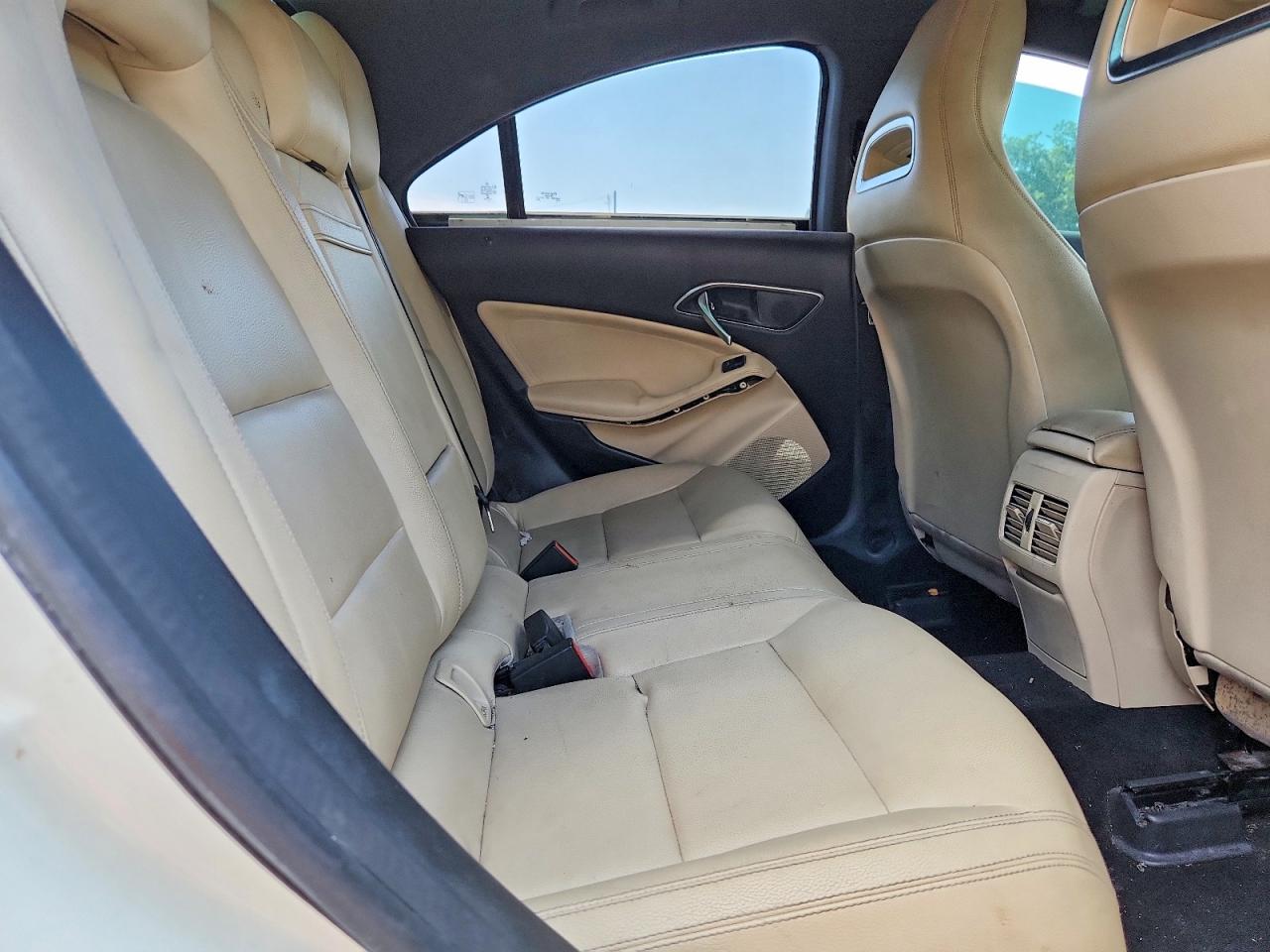 2015 Mercedes-benz Cla 250 White vin: WDDSJ4EB1FN163314