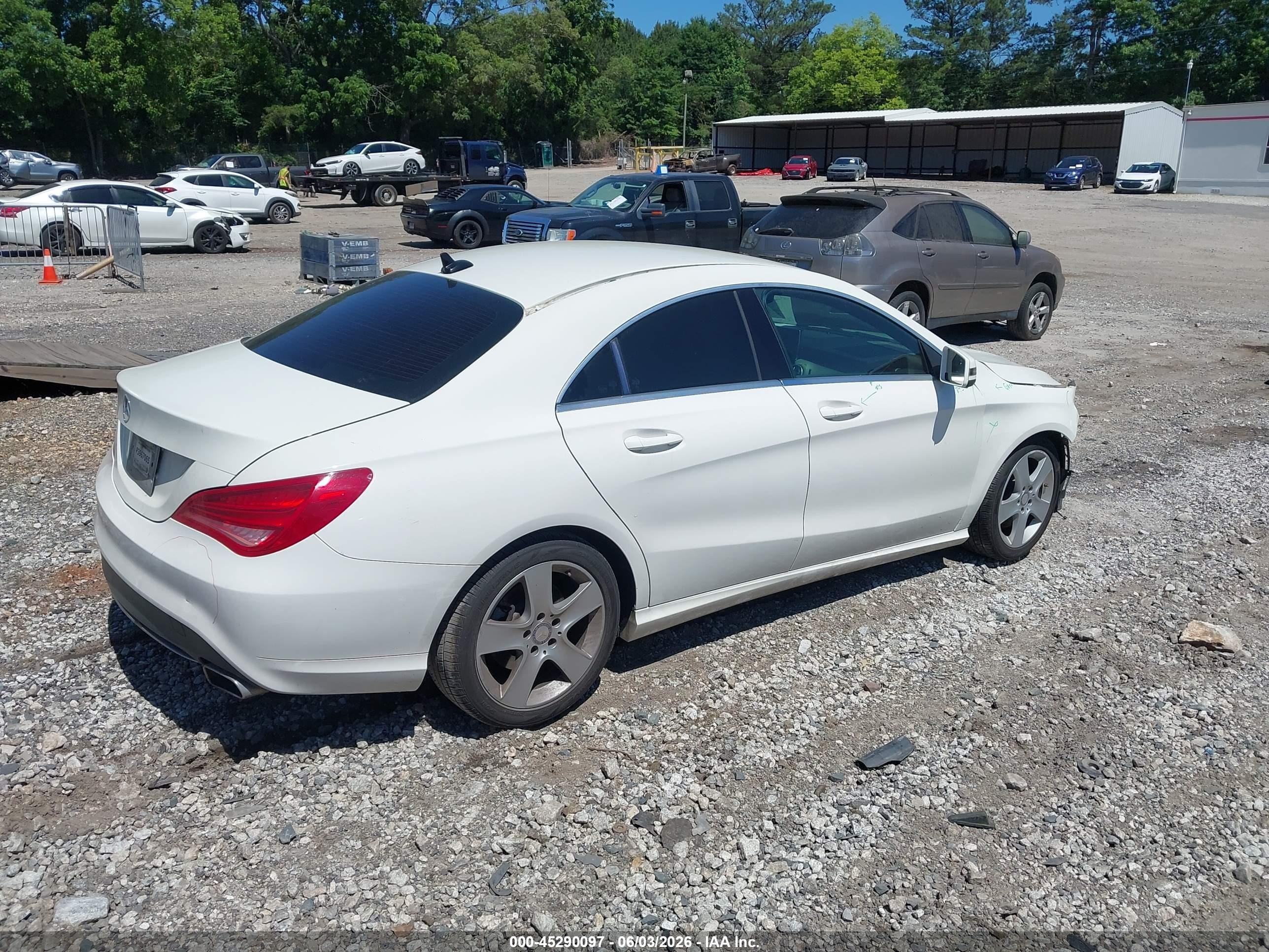 2015 Mercedes-benz Cla 250   White vin: WDDSJ4EB1FN163328