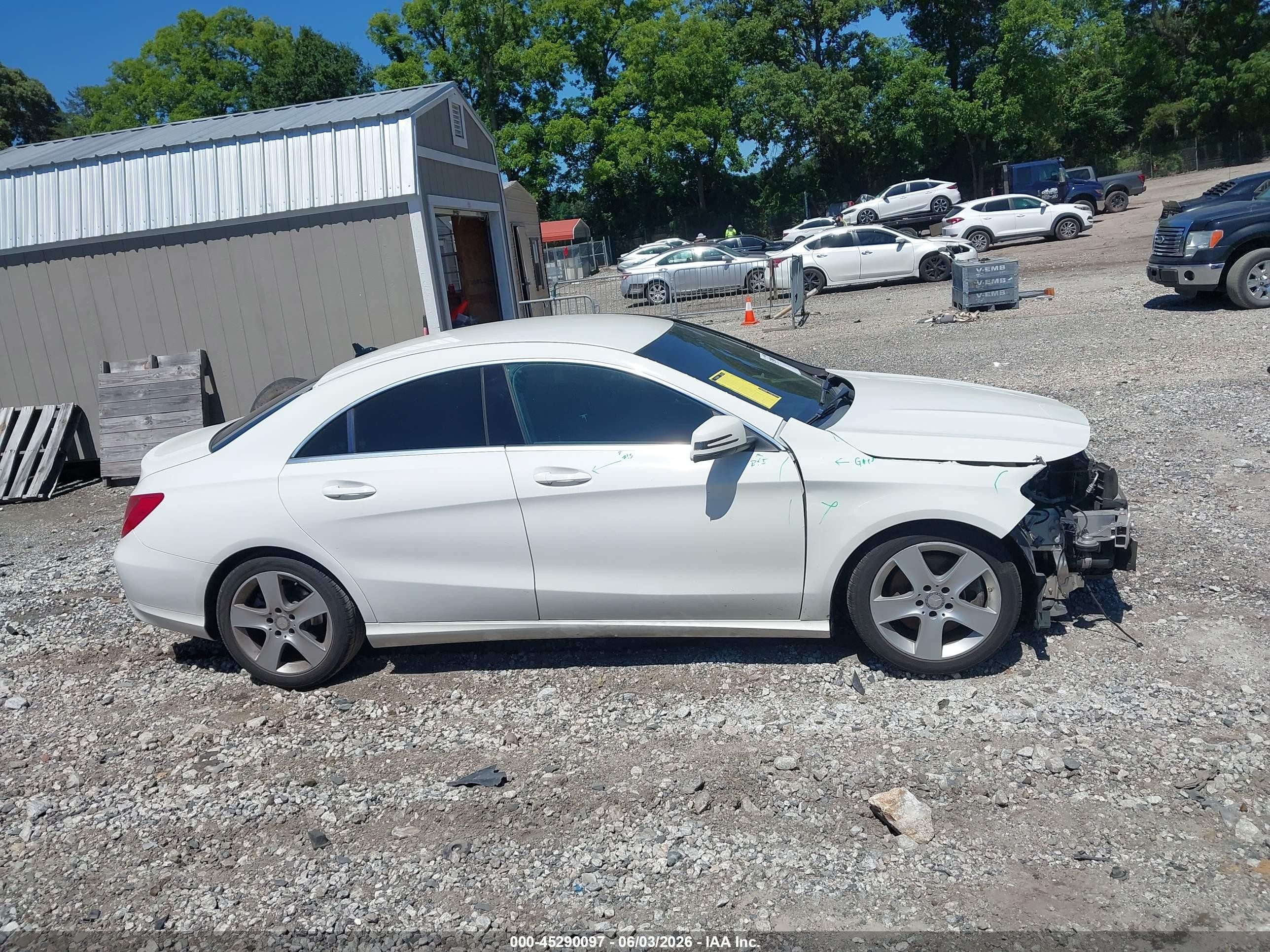 2015 Mercedes-benz Cla 250   White vin: WDDSJ4EB1FN163328