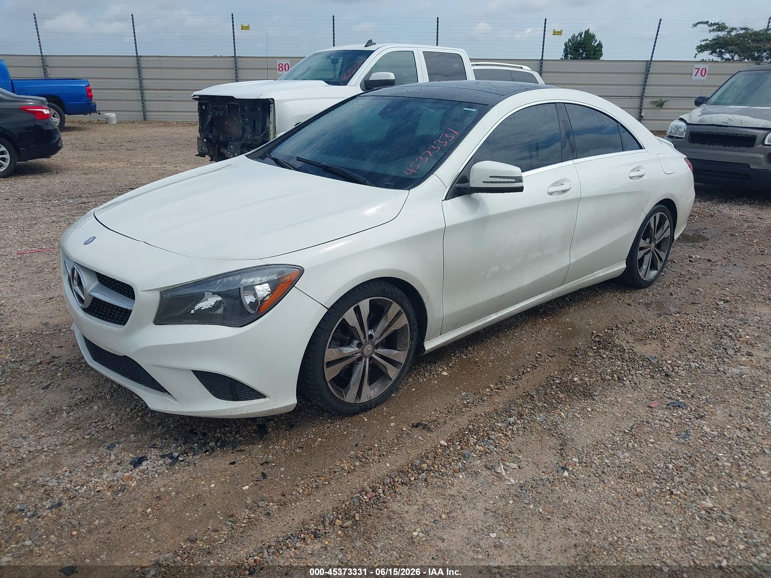 2015 Mercedes-benz Cla 250   Белый vin: WDDSJ4EB1FN266667