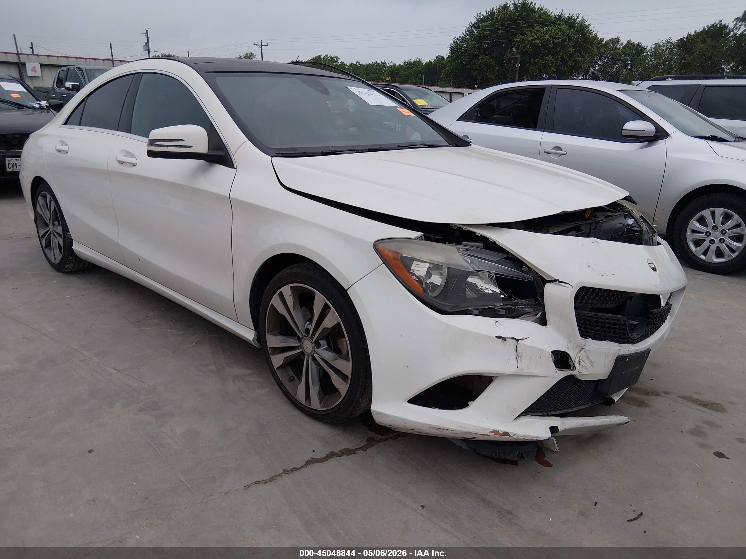 2015 Mercedes-benz Cla 250   White vin: WDDSJ4EB1FN282478