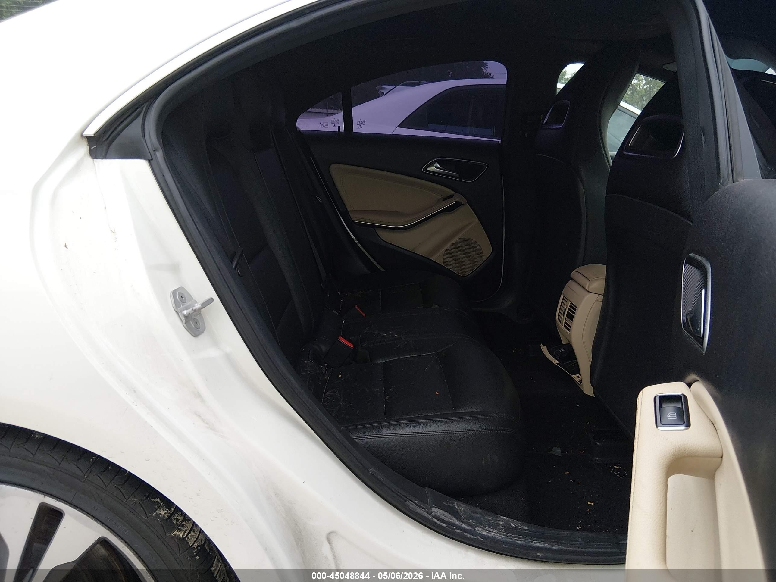2015 Mercedes-benz Cla 250   White vin: WDDSJ4EB1FN282478