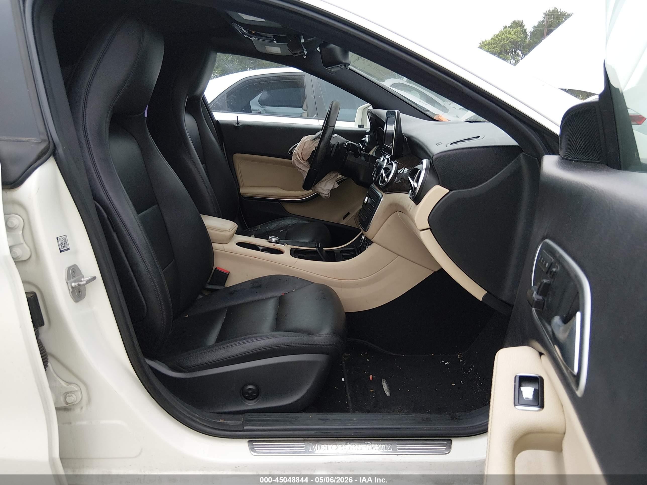 2015 Mercedes-benz Cla 250   White vin: WDDSJ4EB1FN282478