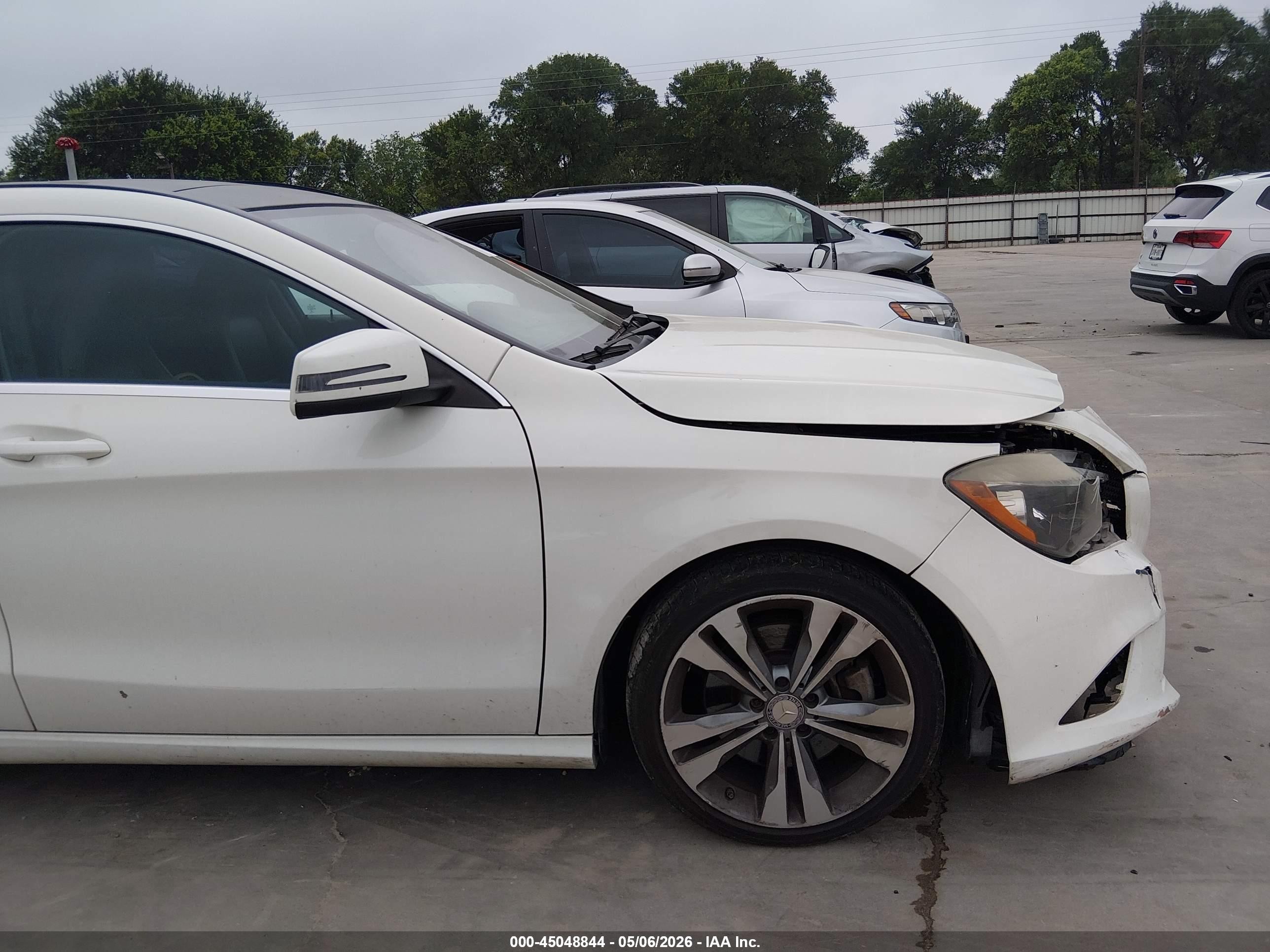 2015 Mercedes-benz Cla 250   White vin: WDDSJ4EB1FN282478