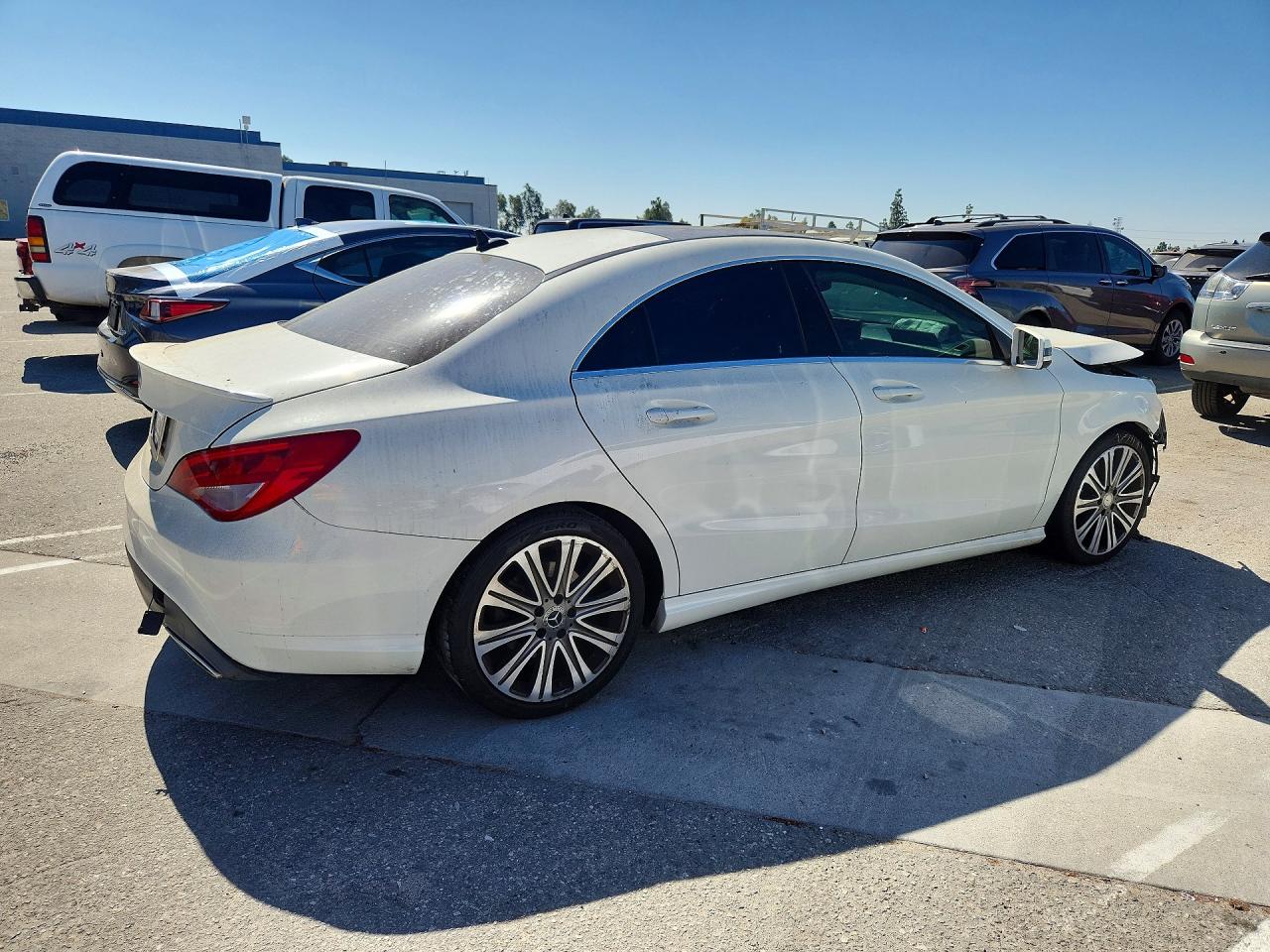 2018 Mercedes-benz Cla 250 White vin: WDDSJ4EB1JN585267