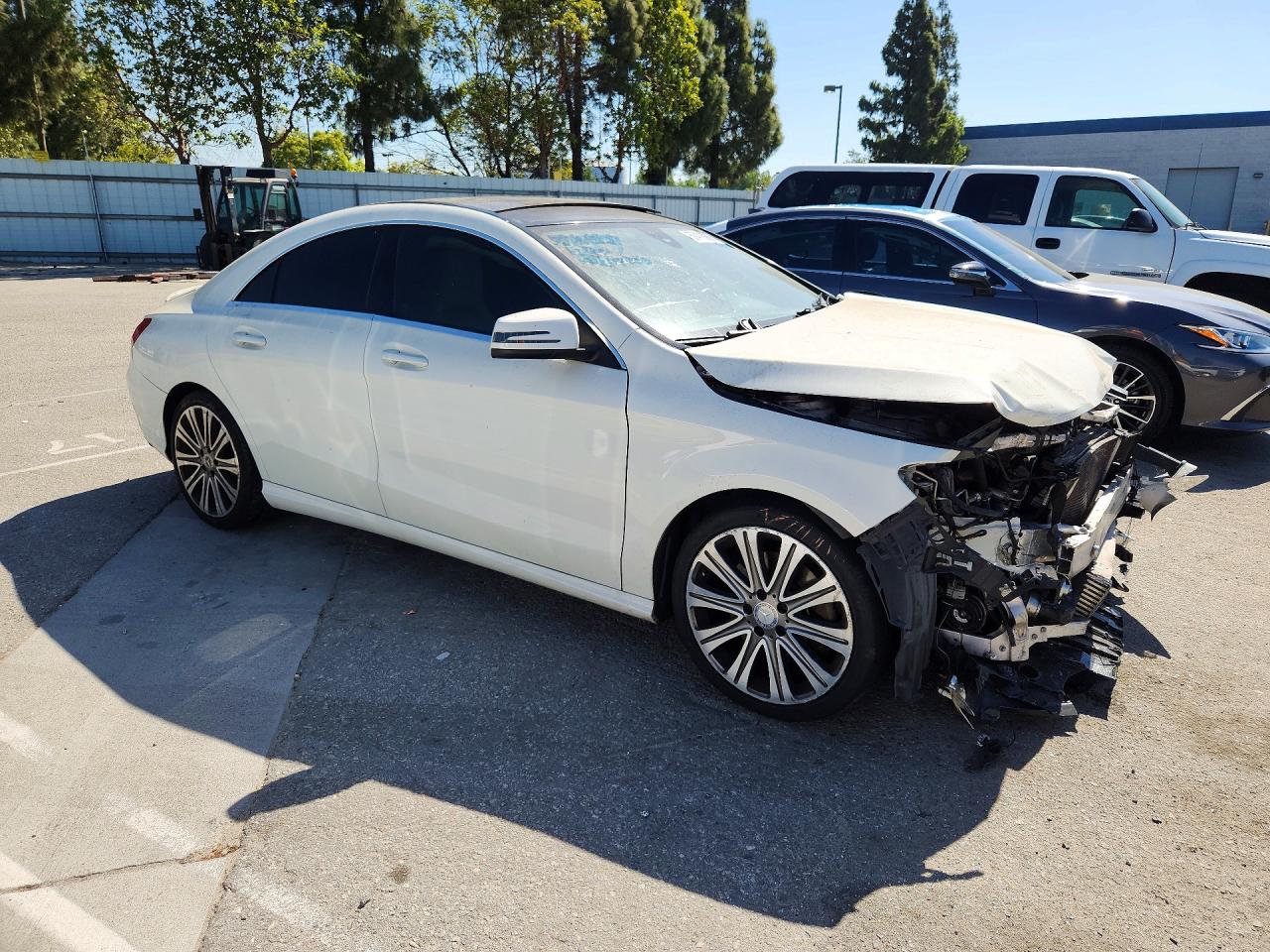 2018 Mercedes-benz Cla 250 White vin: WDDSJ4EB1JN585267