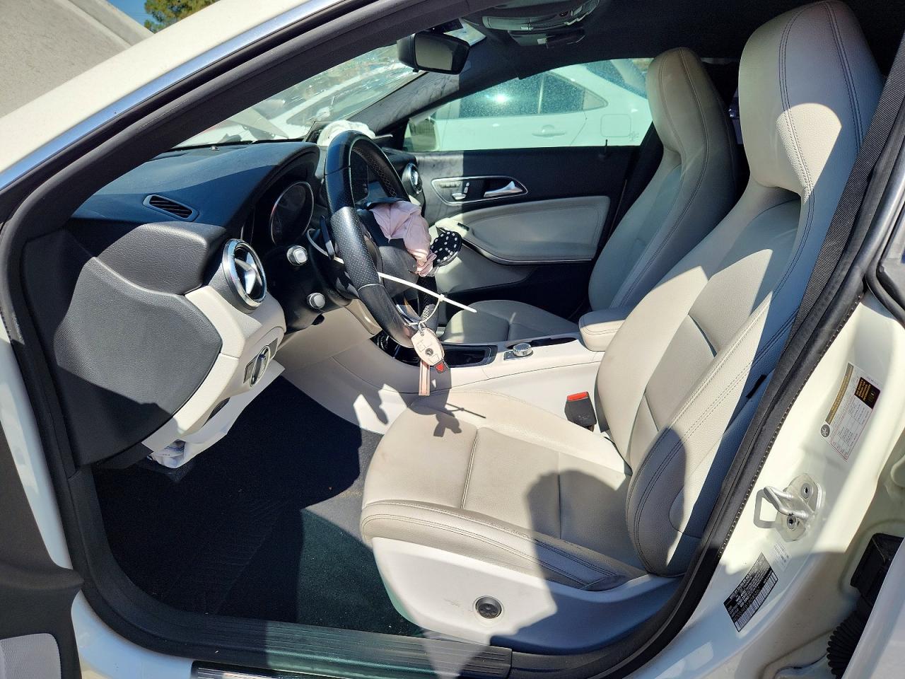 2018 Mercedes-benz Cla 250 White vin: WDDSJ4EB1JN585267