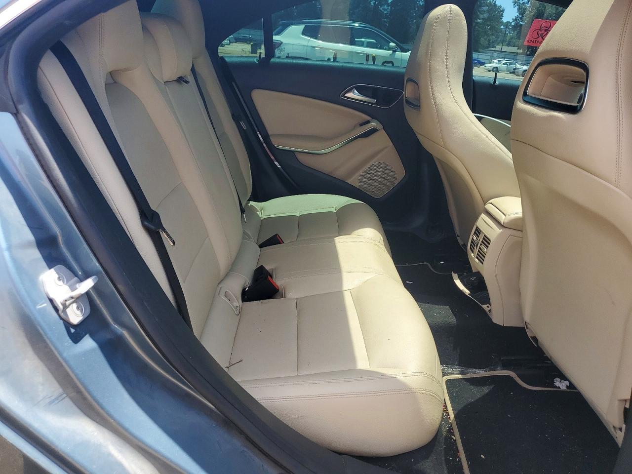 2014 Mercedes-benz Cla 250 Blue vin: WDDSJ4EB2EN035744