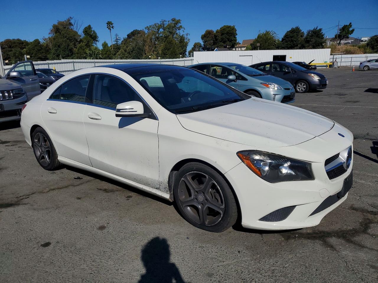 2014 Mercedes-benz Cla 250 White vin: WDDSJ4EB2EN036134