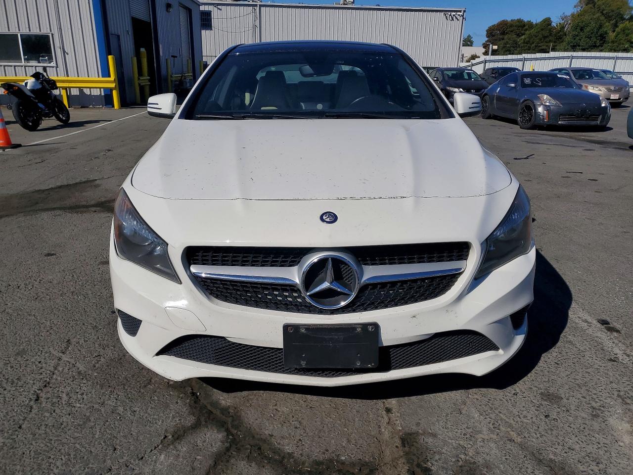 2014 Mercedes-benz Cla 250 White vin: WDDSJ4EB2EN036134