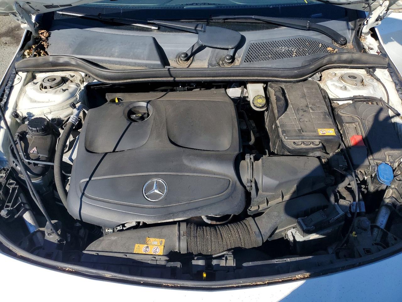 2014 Mercedes-benz Cla 250 White vin: WDDSJ4EB2EN036134