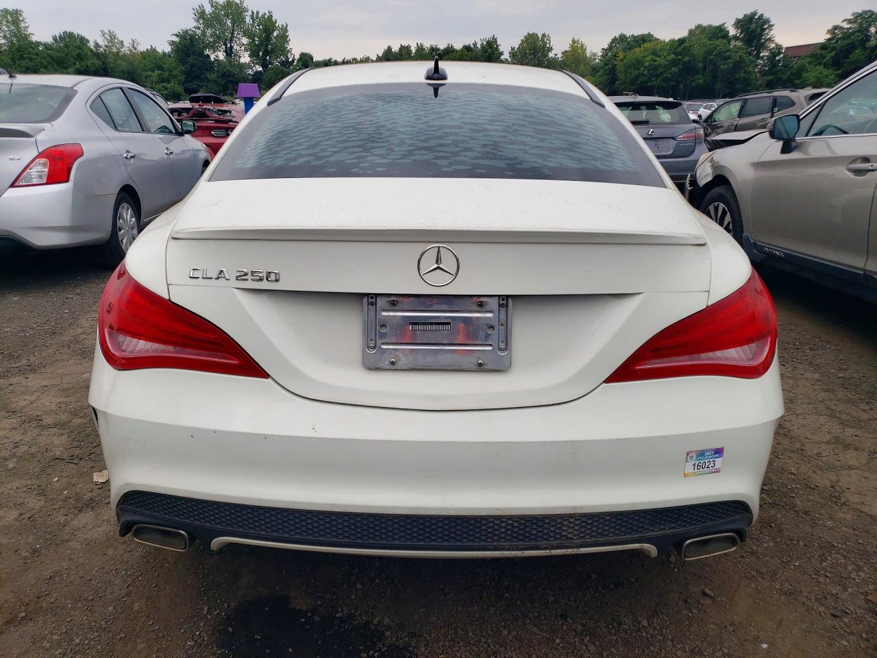 2014 Mercedes-benz Cla 250 White vin: WDDSJ4EB2EN040166
