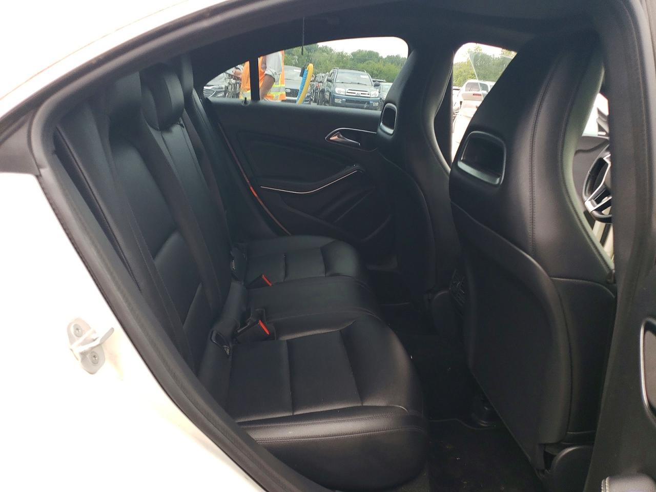 2014 Mercedes-benz Cla 250 White vin: WDDSJ4EB2EN040166