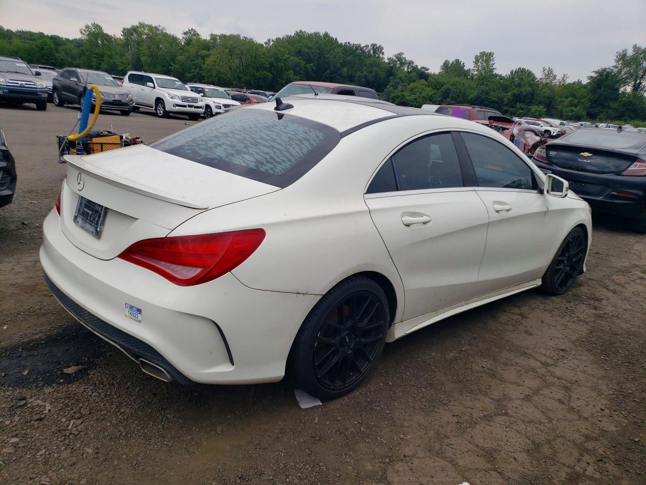2014 Mercedes-benz Cla 250 White vin: WDDSJ4EB2EN040166