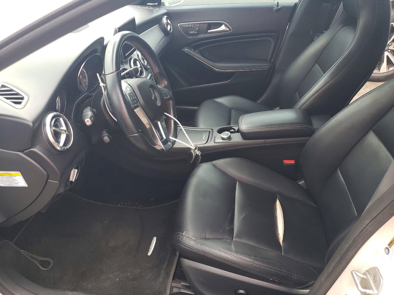 2014 Mercedes-benz Cla 250 White vin: WDDSJ4EB2EN040166