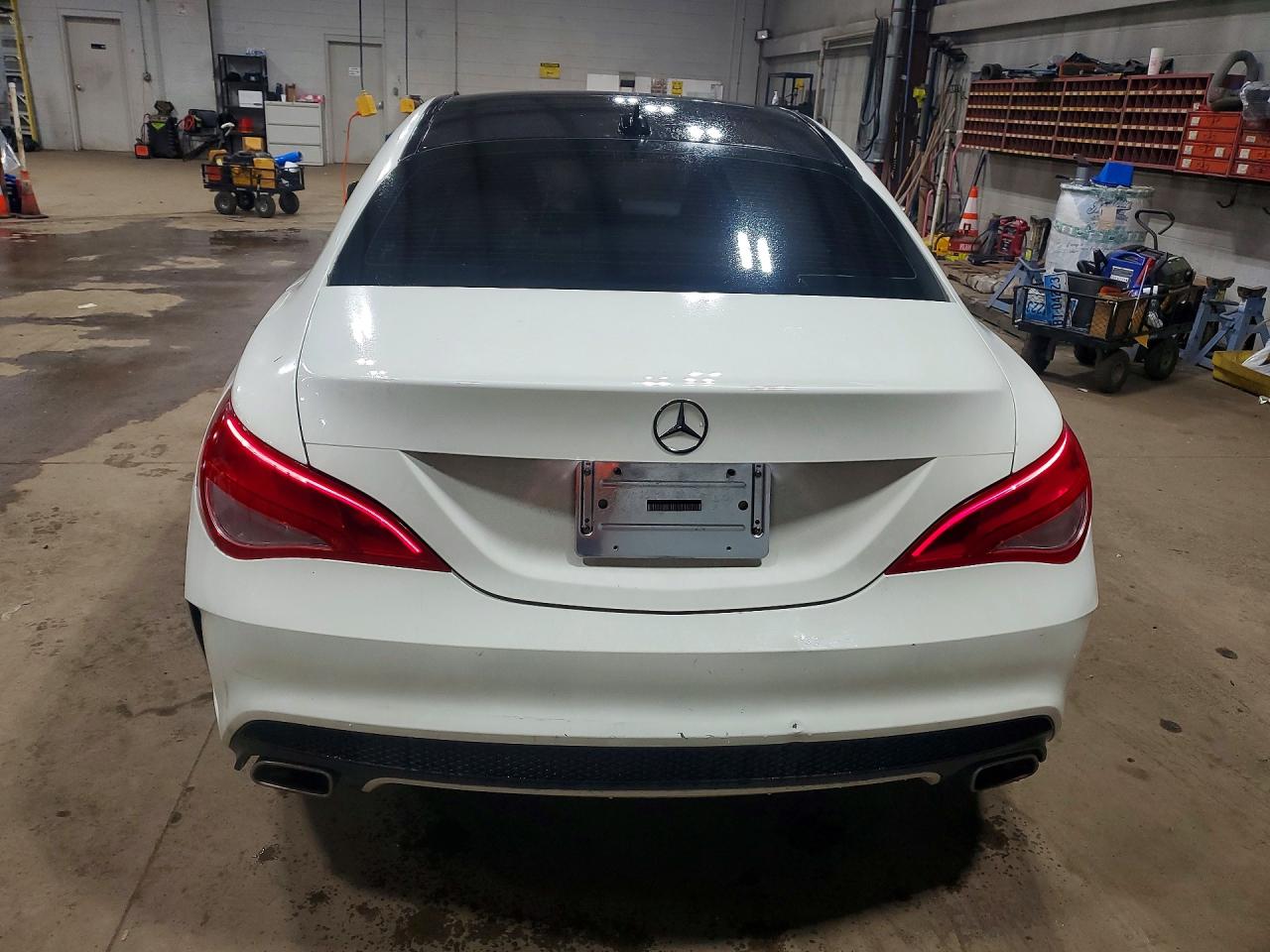 2014 Mercedes-benz Cla 250 White vin: WDDSJ4EB2EN044072