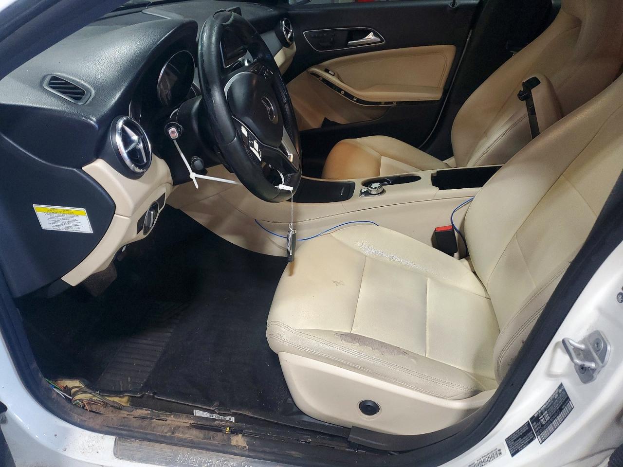2014 Mercedes-benz Cla 250 White vin: WDDSJ4EB2EN044072