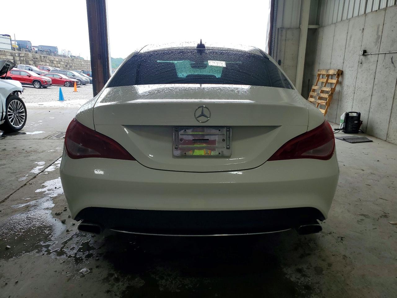 2014 Mercedes-benz Cla 250 White vin: WDDSJ4EB2EN052561