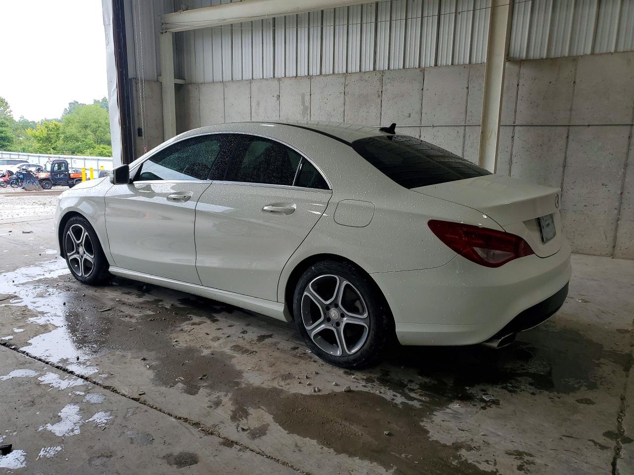 2014 Mercedes-benz Cla 250 White vin: WDDSJ4EB2EN052561