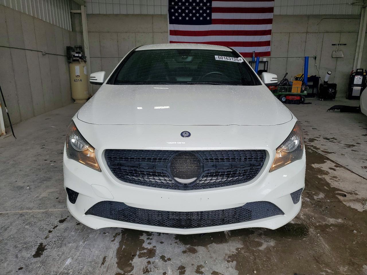 2014 Mercedes-benz Cla 250 White vin: WDDSJ4EB2EN052561