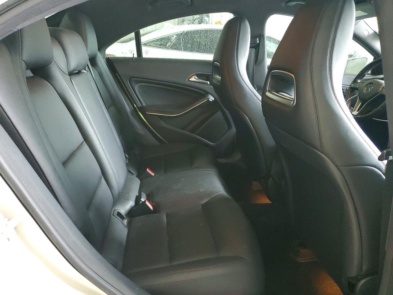 2014 Mercedes-benz Cla 250 White vin: WDDSJ4EB2EN052561