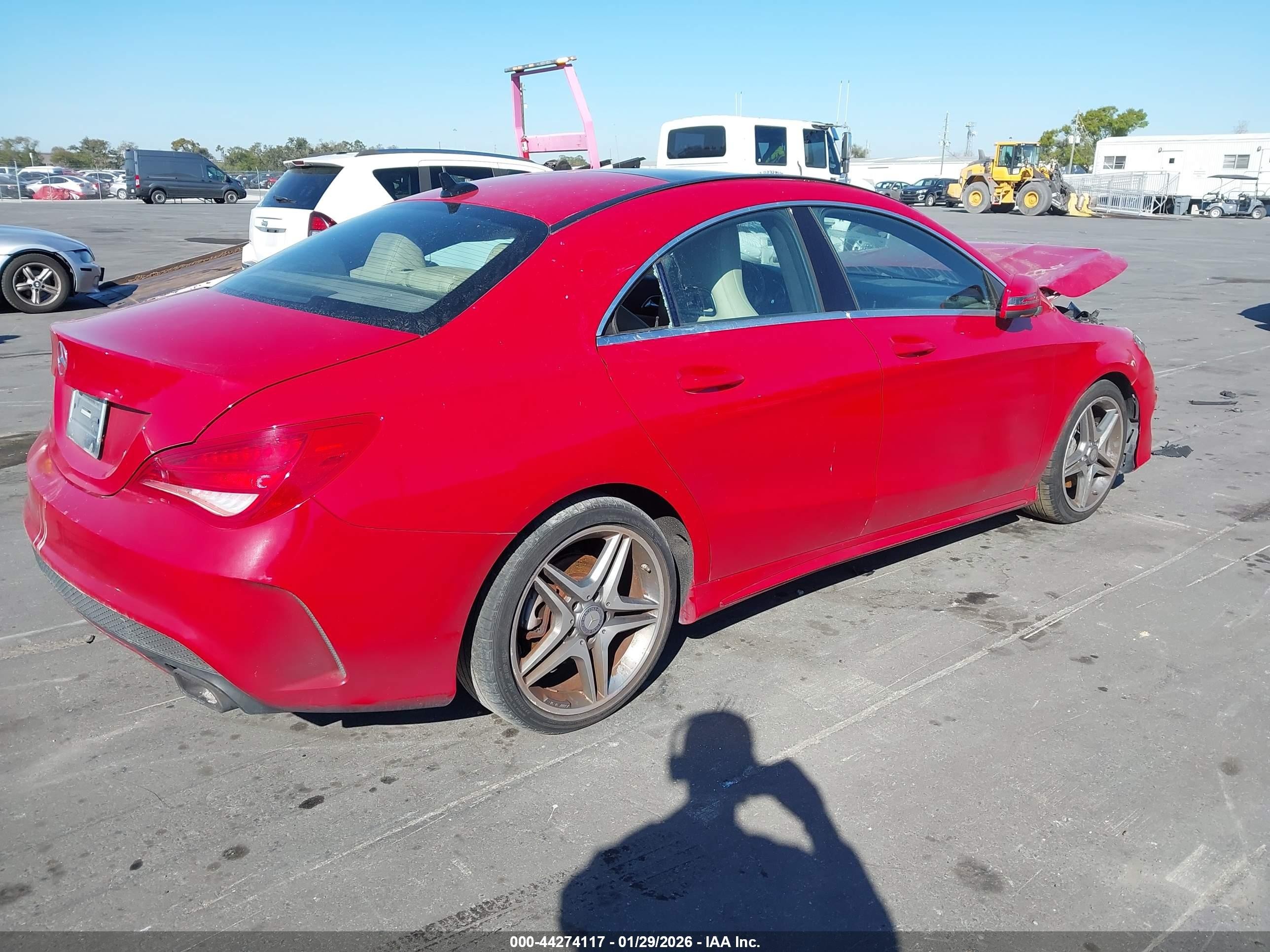 2014 Mercedes-benz Cla 250   Red vin: WDDSJ4EB2EN059820