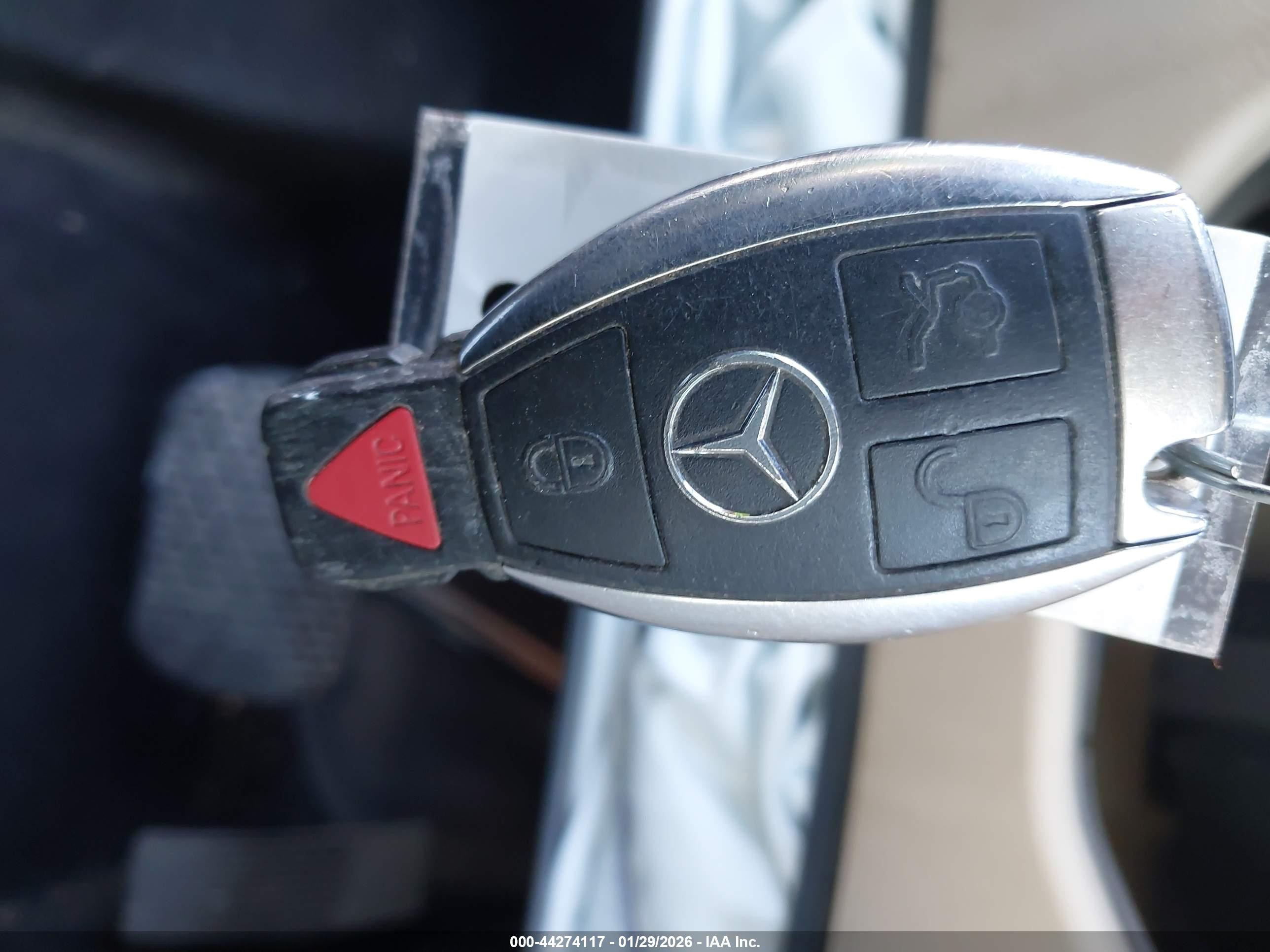 2014 Mercedes-benz Cla 250   Red vin: WDDSJ4EB2EN059820