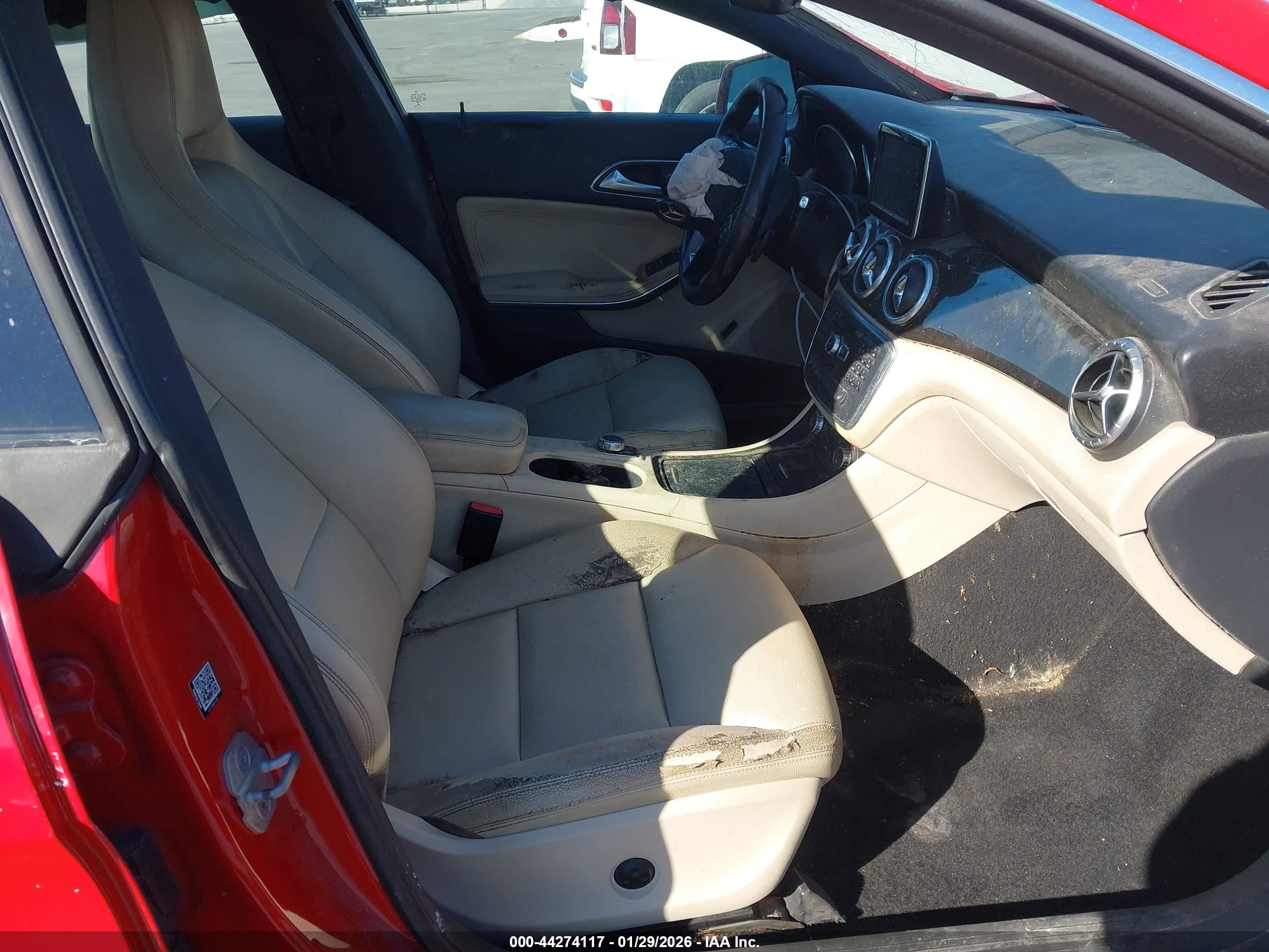 2014 Mercedes-benz Cla 250   Red vin: WDDSJ4EB2EN059820