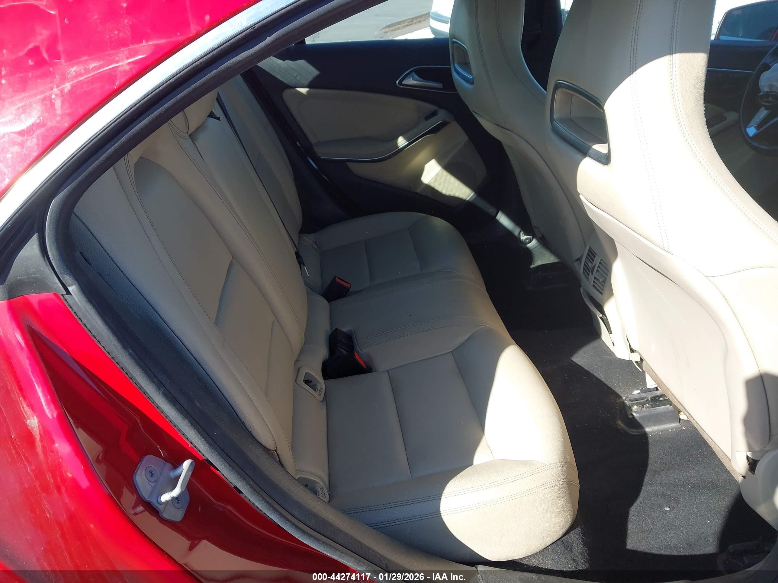 2014 Mercedes-benz Cla 250   Red vin: WDDSJ4EB2EN059820