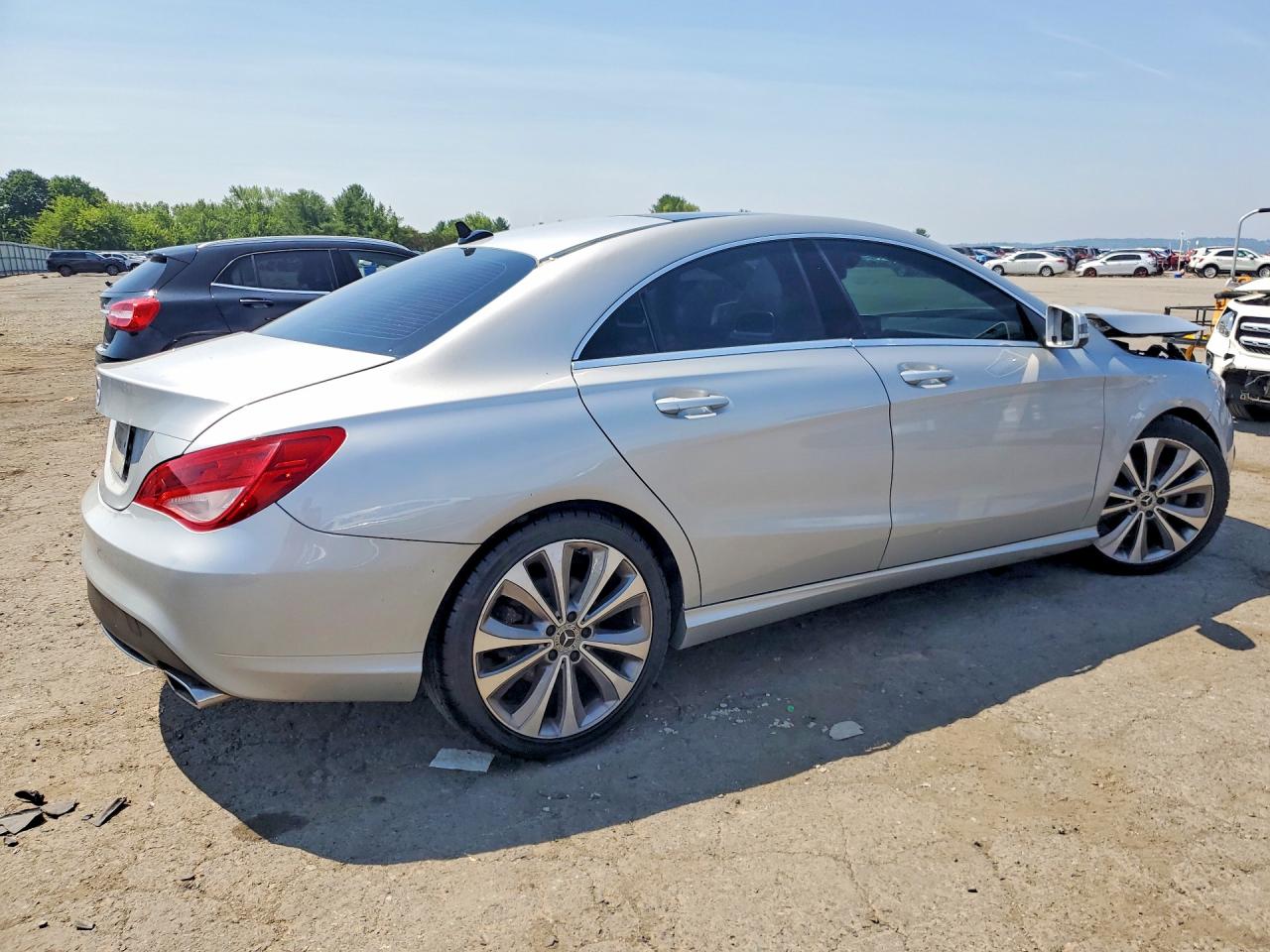 2014 Mercedes-benz Cla 250 Silver vin: WDDSJ4EB2EN088847