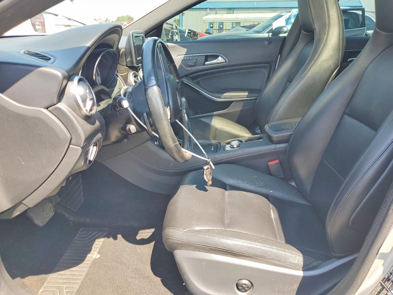 2014 Mercedes-benz Cla 250 Silver vin: WDDSJ4EB2EN088847