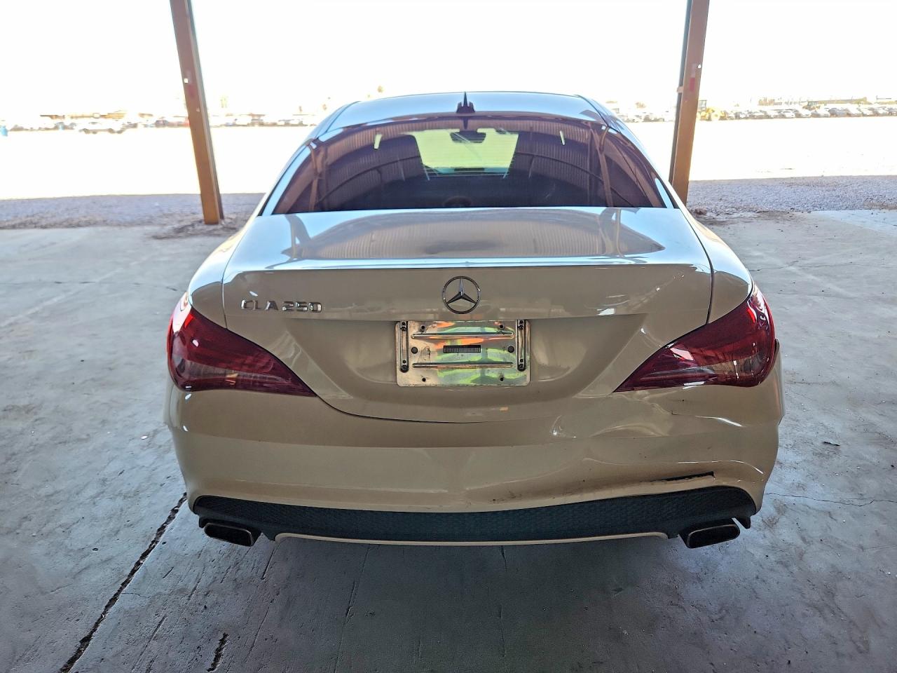 2014 Mercedes-benz Cla 250 White vin: WDDSJ4EB2EN151459