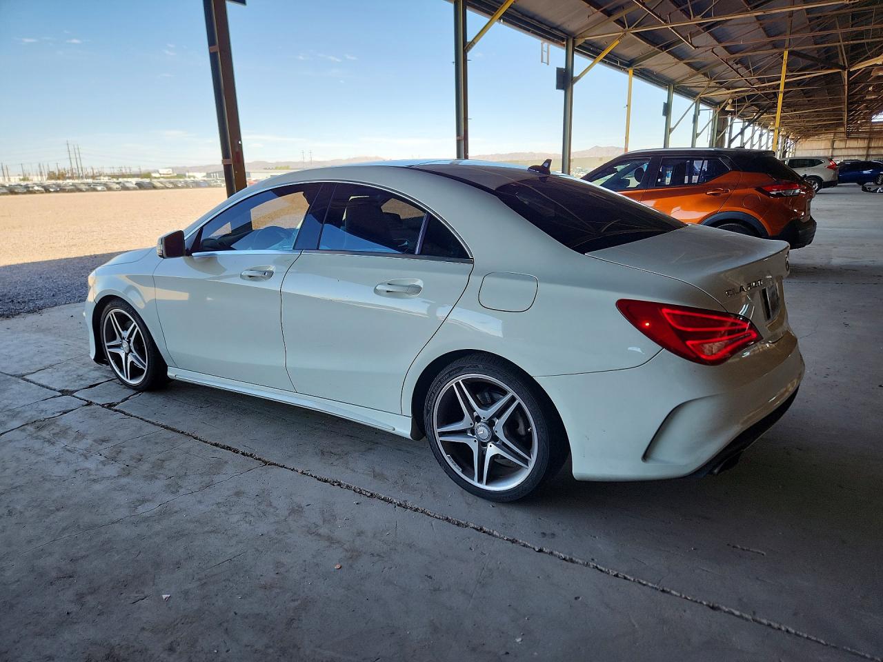 2014 Mercedes-benz Cla 250 White vin: WDDSJ4EB2EN151459