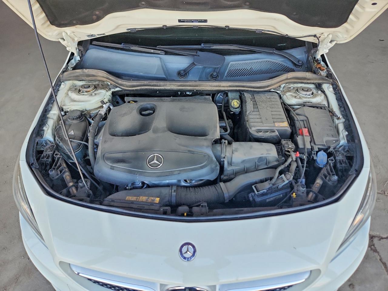 2014 Mercedes-benz Cla 250 White vin: WDDSJ4EB2EN151459