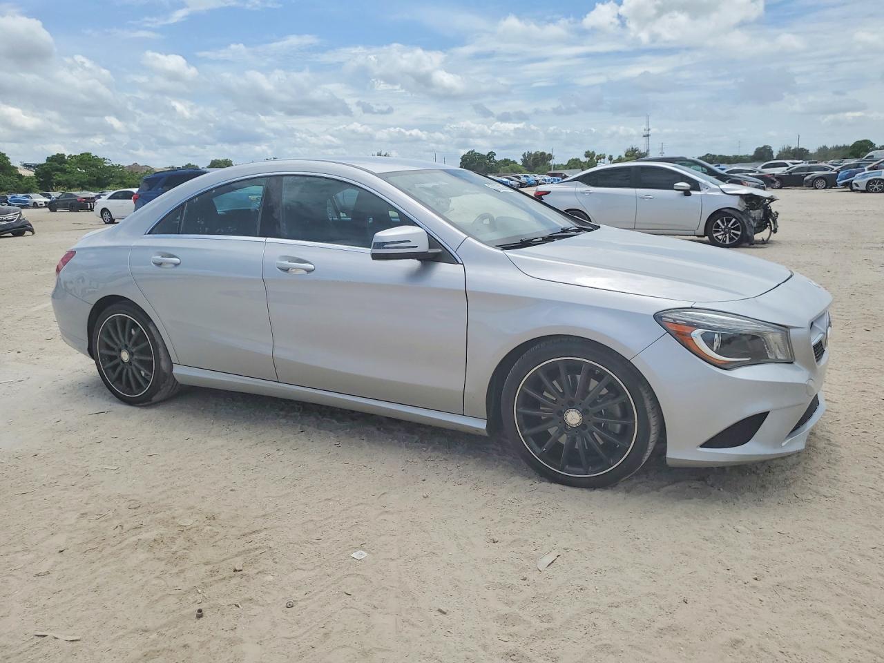 2014 Mercedes-benz Cla 250 Silver vin: WDDSJ4EB2EN156970