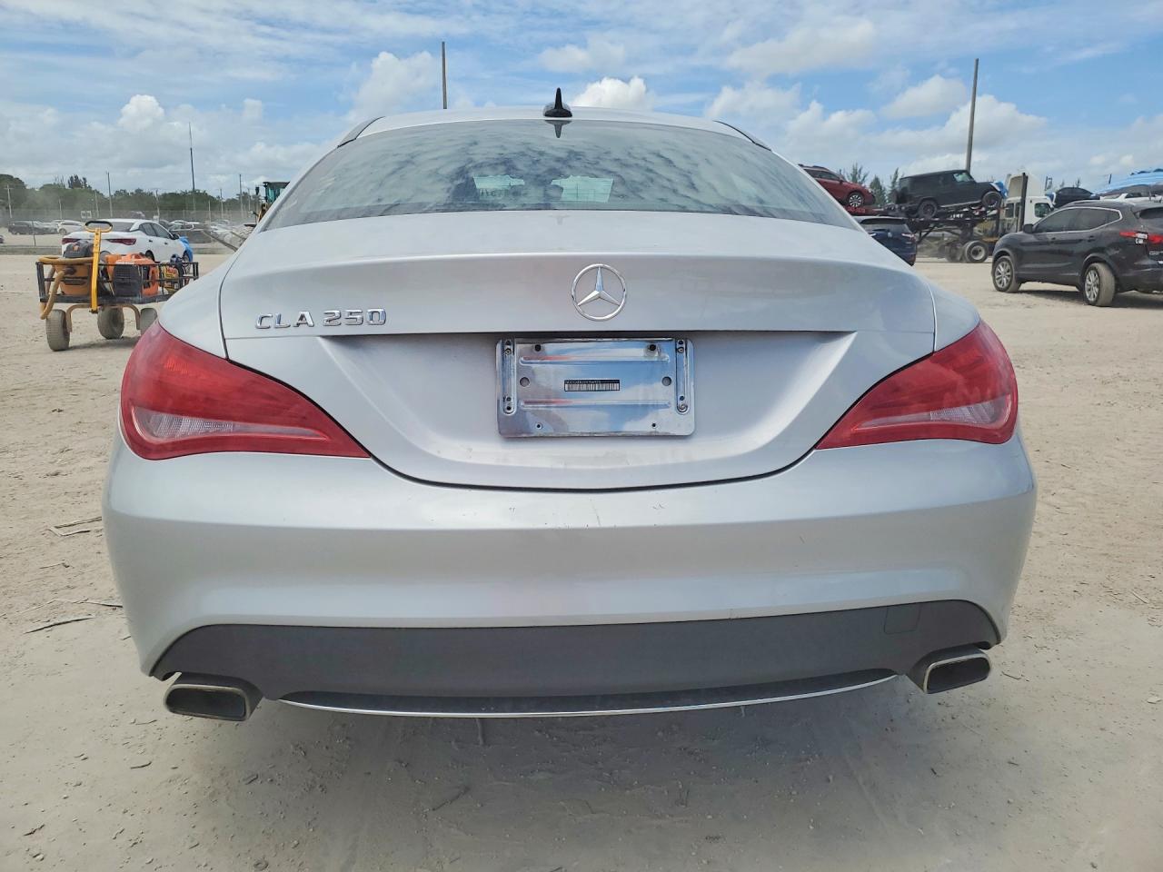 2014 Mercedes-benz Cla 250 Silver vin: WDDSJ4EB2EN156970