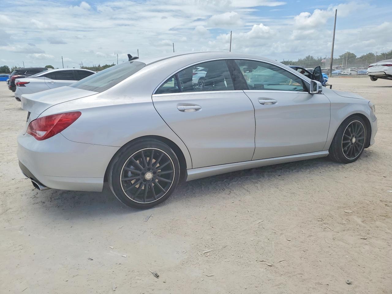 2014 Mercedes-benz Cla 250 Silver vin: WDDSJ4EB2EN156970
