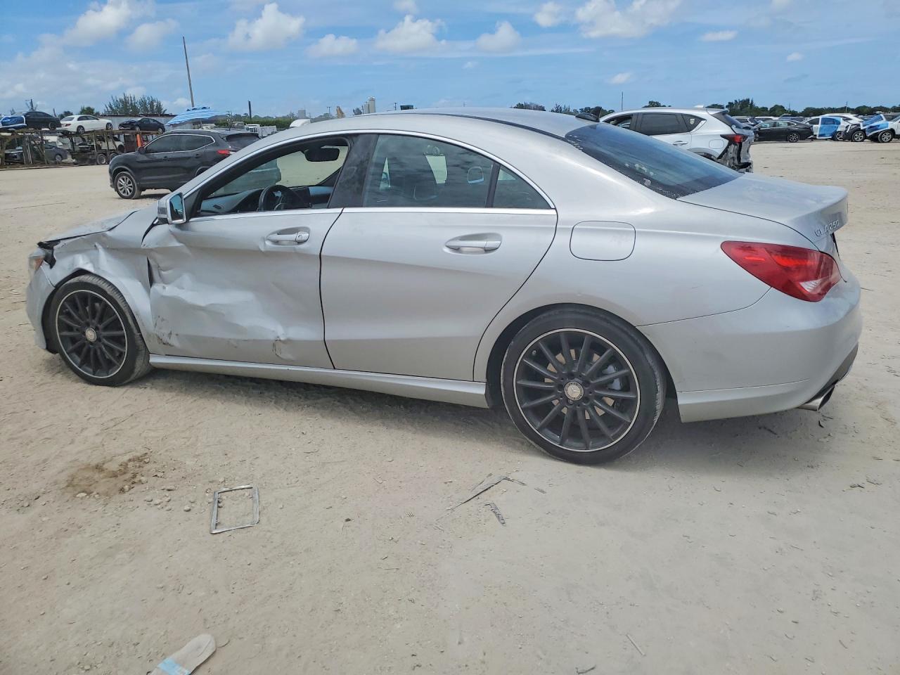 2014 Mercedes-benz Cla 250 Silver vin: WDDSJ4EB2EN156970