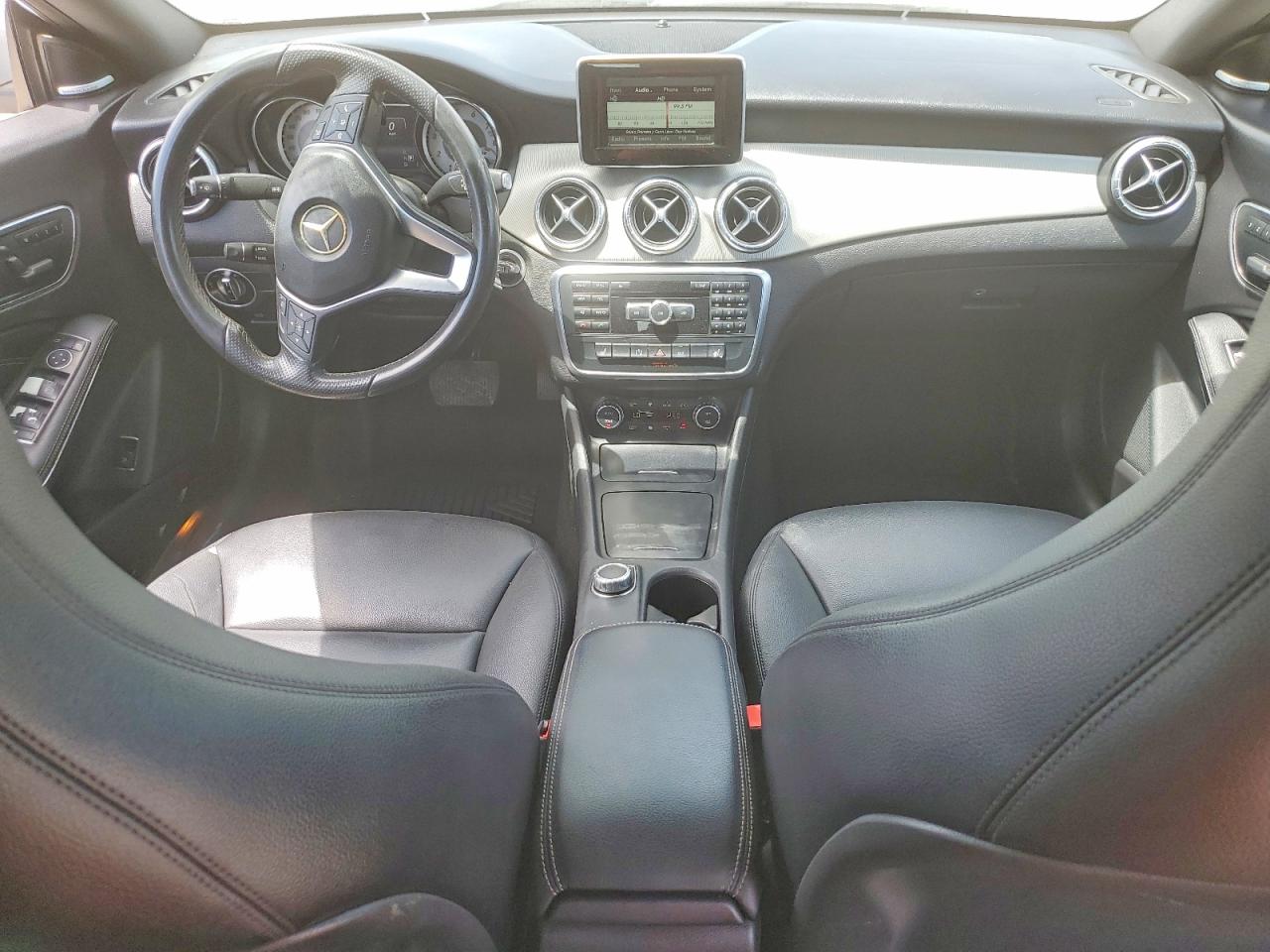 2014 Mercedes-benz Cla 250 Silver vin: WDDSJ4EB2EN156970