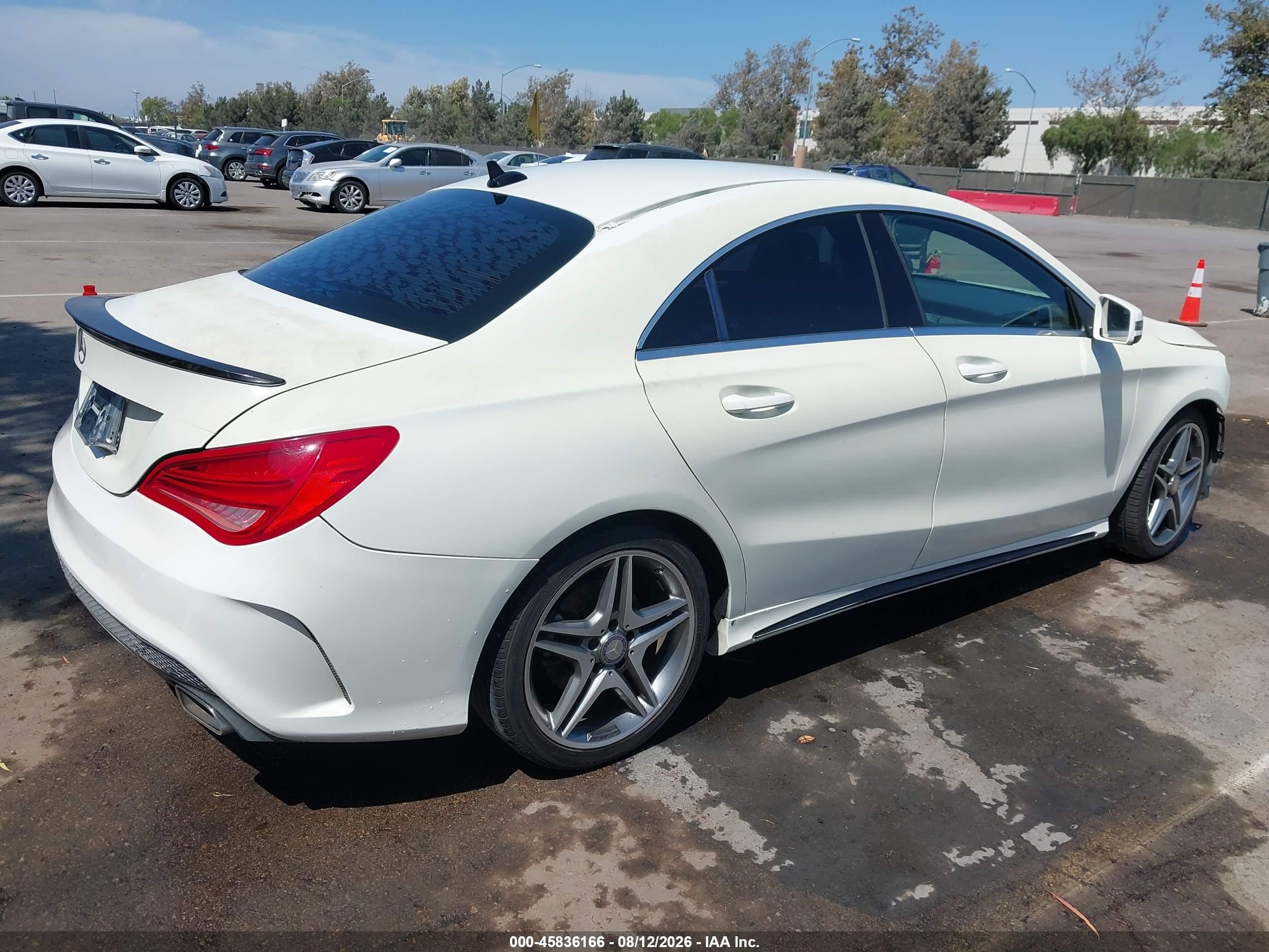 2014 Mercedes-benz Cla 250 Белый vin: WDDSJ4EB2EN157441