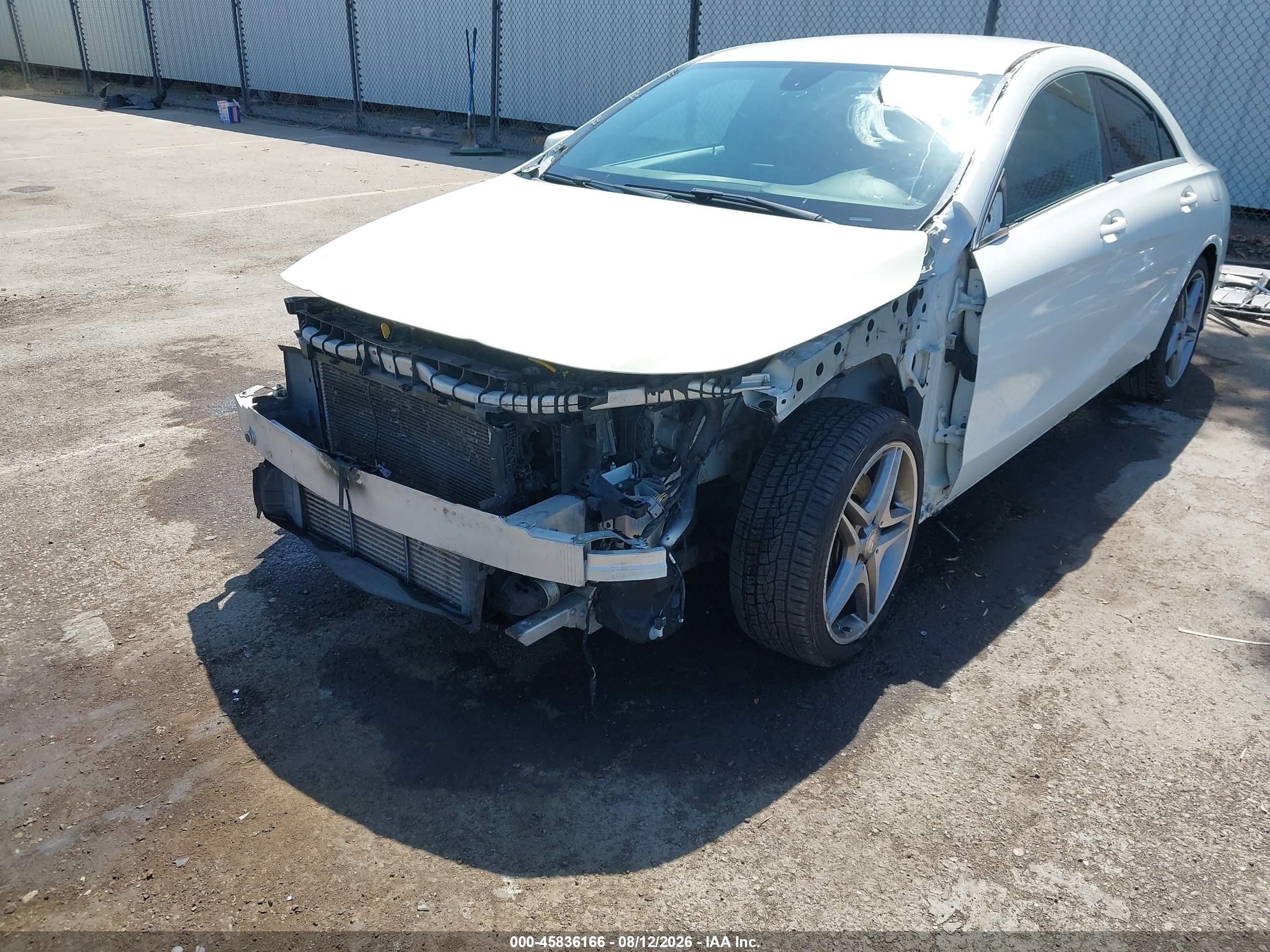 2014 Mercedes-benz Cla 250 Белый vin: WDDSJ4EB2EN157441