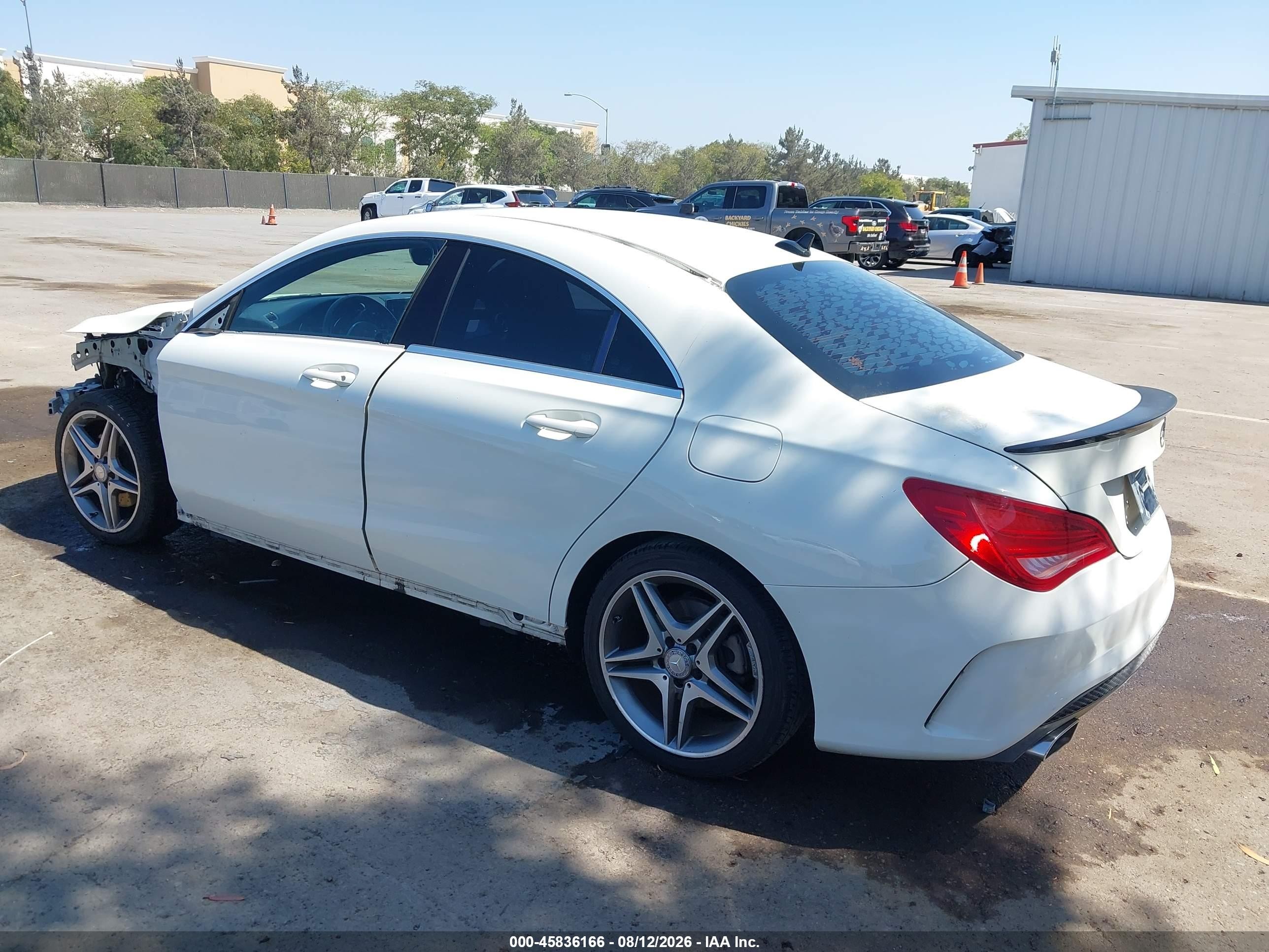 2014 Mercedes-benz Cla 250 Белый vin: WDDSJ4EB2EN157441