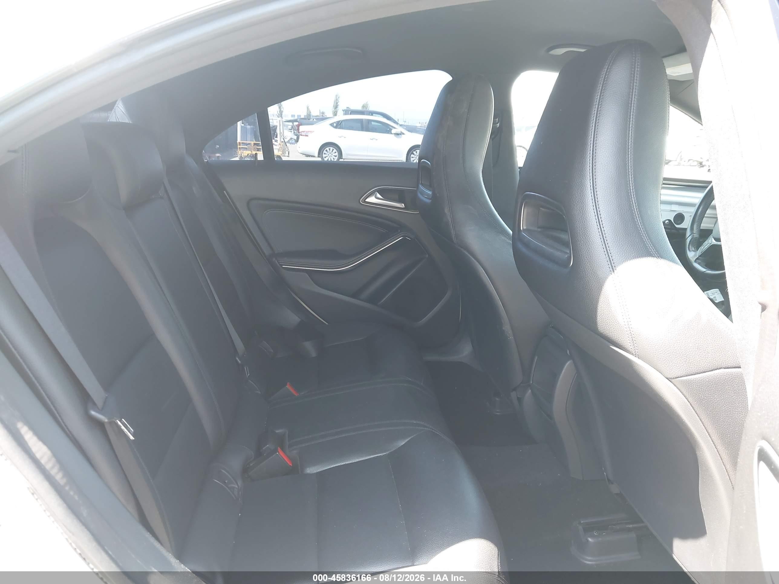 2014 Mercedes-benz Cla 250 Белый vin: WDDSJ4EB2EN157441