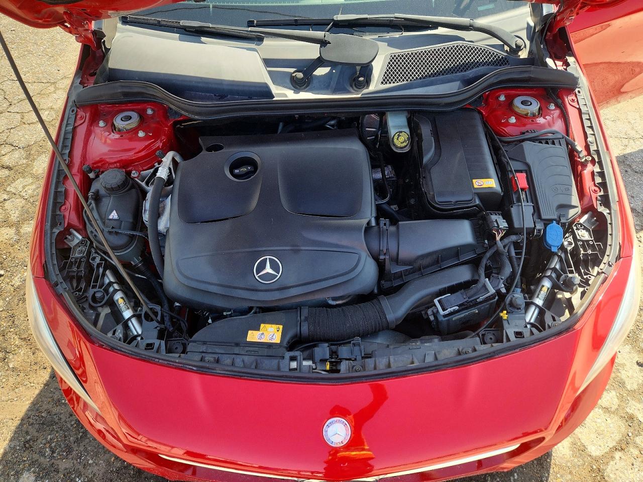 2015 Mercedes-benz Cla 250 Red vin: WDDSJ4EB2FN167341
