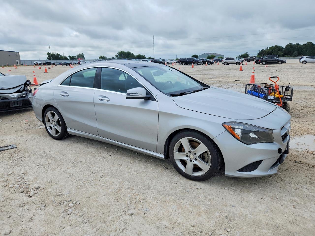 2015 Mercedes-benz Cla 250 Silver vin: WDDSJ4EB2FN177139