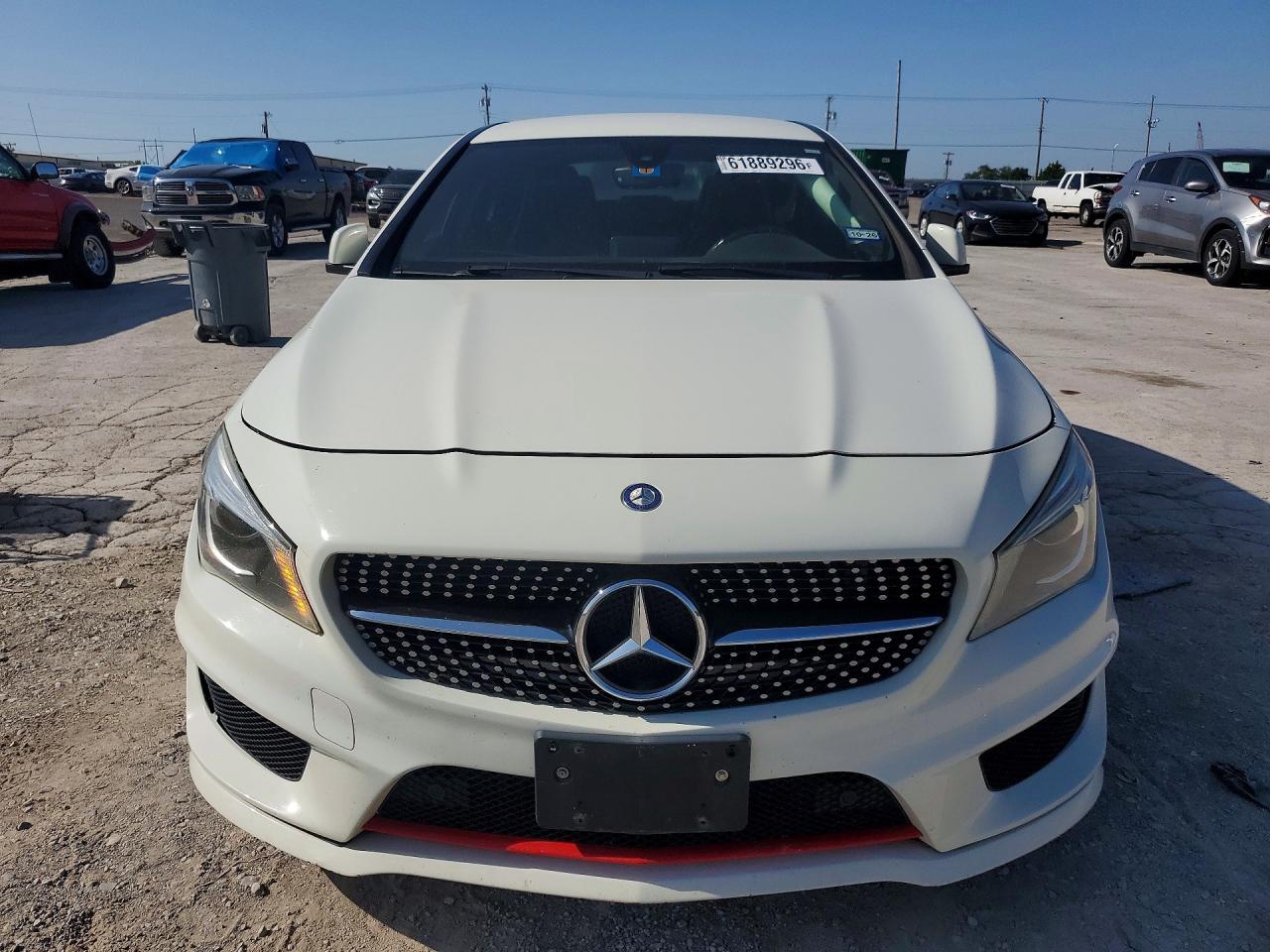 2015 Mercedes-benz Cla 250 Белый vin: WDDSJ4EB2FN179165