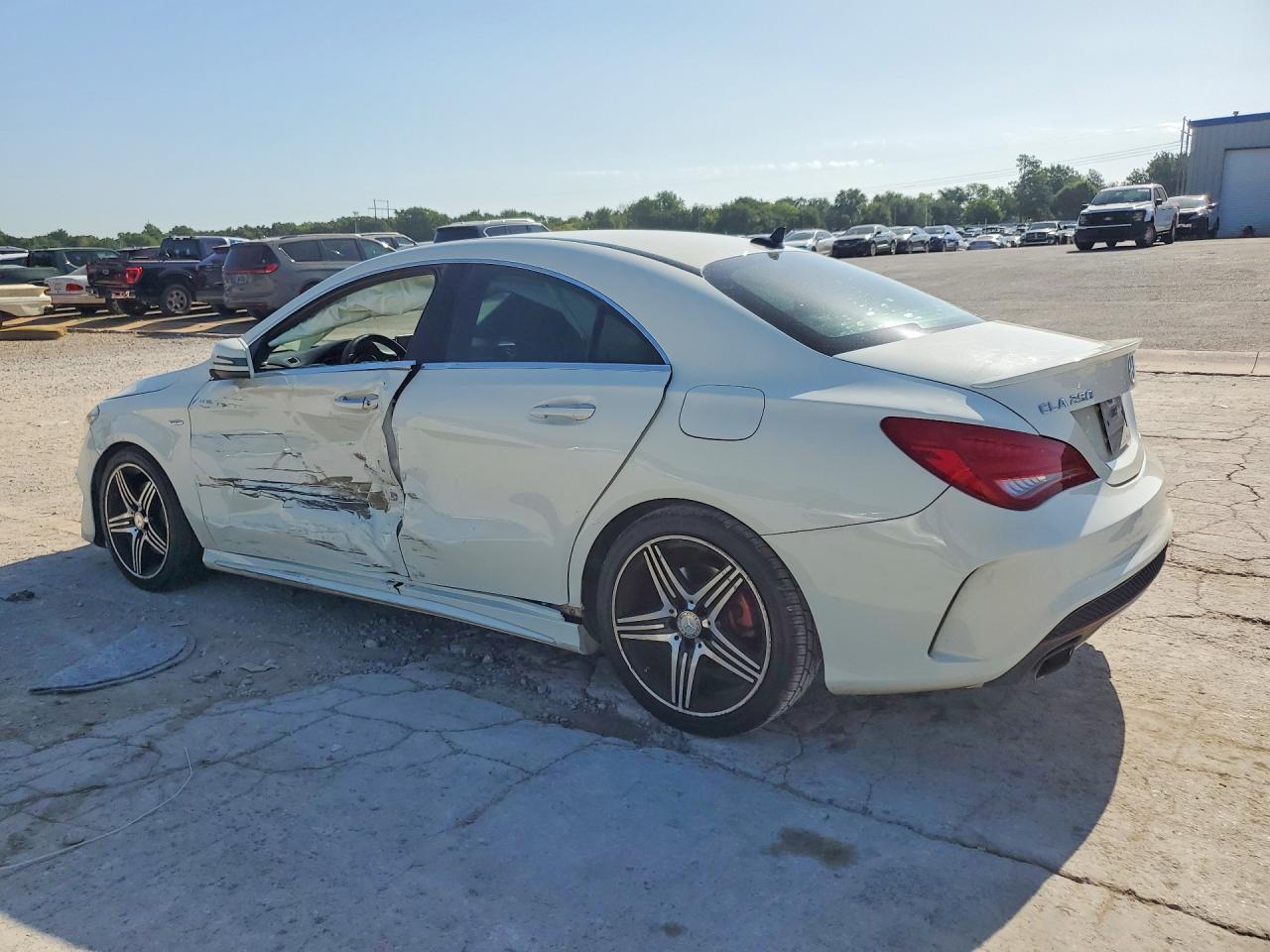 2015 Mercedes-benz Cla 250 Белый vin: WDDSJ4EB2FN179165