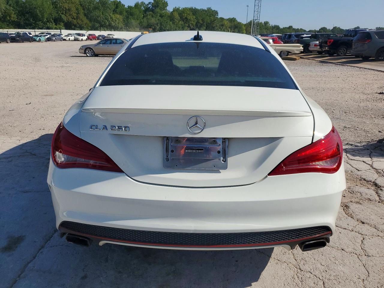 2015 Mercedes-benz Cla 250 Белый vin: WDDSJ4EB2FN179165