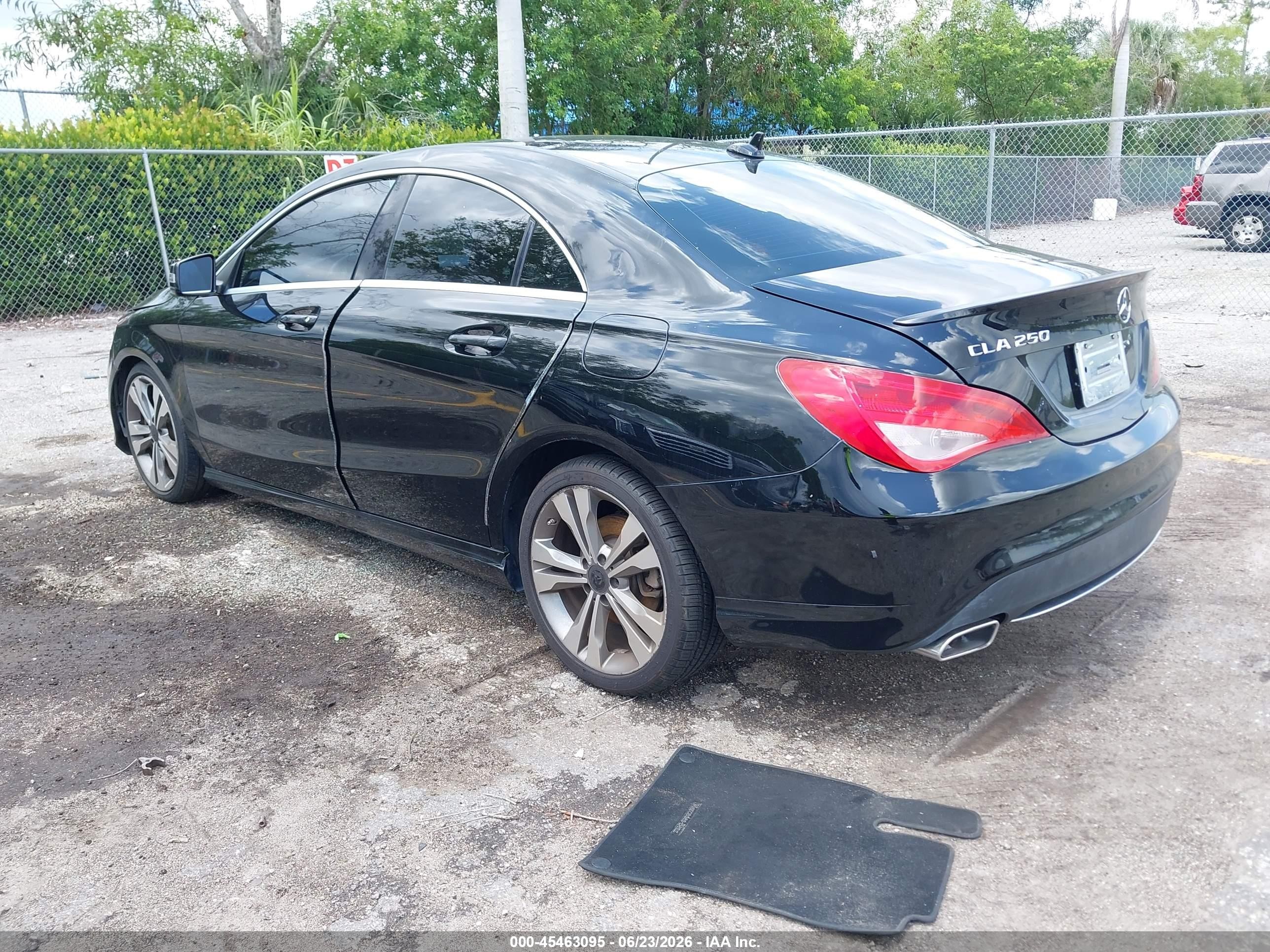 2015 Mercedes-benz Cla 250   Black vin: WDDSJ4EB2FN221043