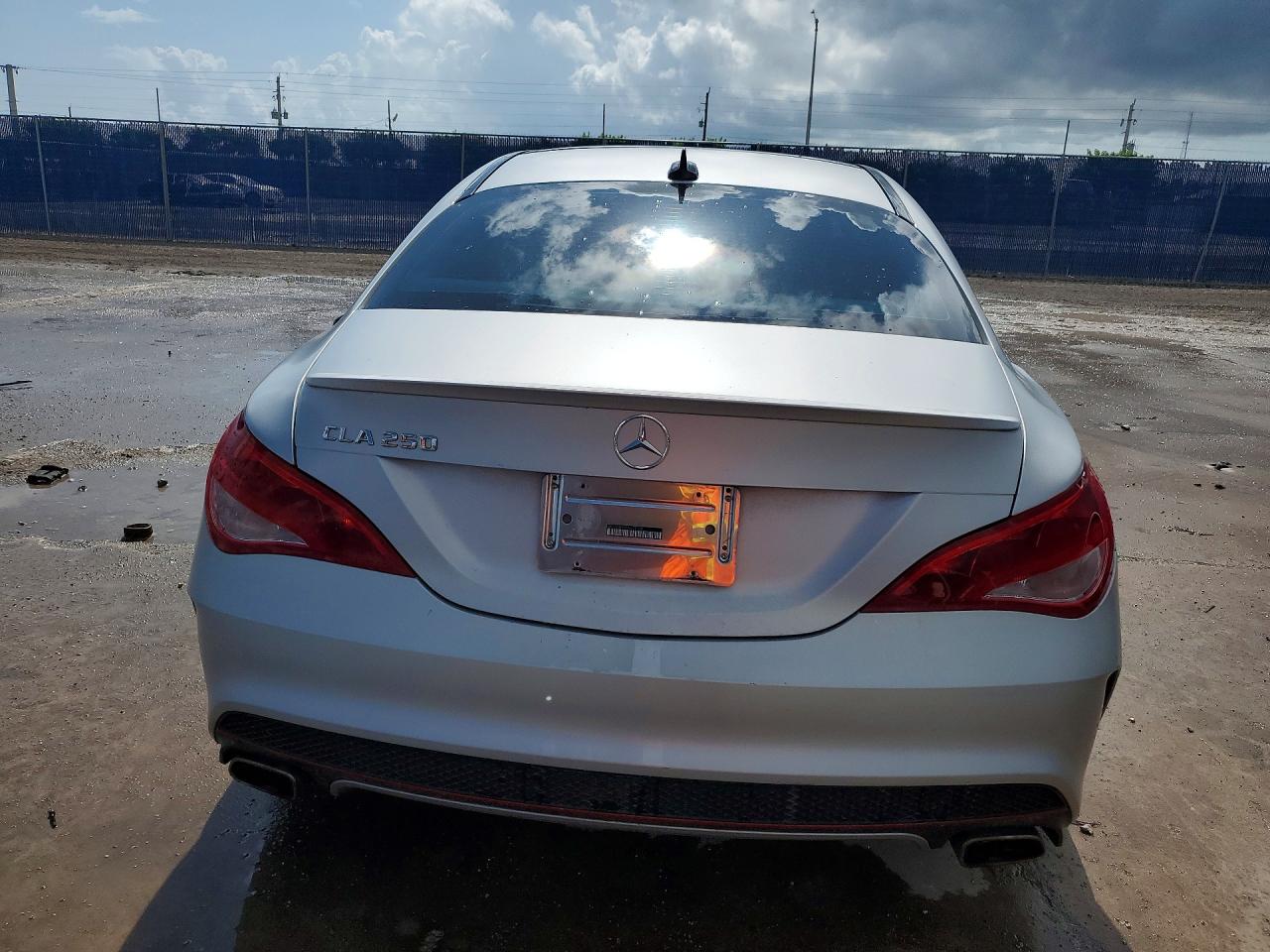 2015 Mercedes-benz Cla 250 Silver vin: WDDSJ4EB2FN225108